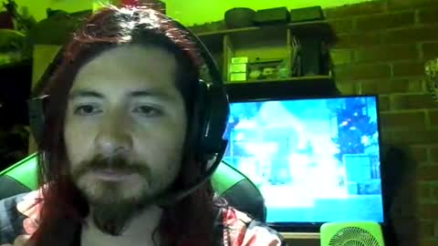 Snapshot of amaru_bf_experience chatting on 11/23/25, 03:28 Amaru online show from 11/23/25, 03:28