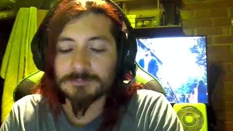 Snapshot of amaru_bf_experience chatting on 12/04/25, 01:59 Amaru online show from 12/04/25, 01:59