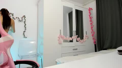 Snapshot of amateur_fitbabex chatting on 09/12/25, 06:13 amateur_fitbabex online show from 09/12/25, 06:13