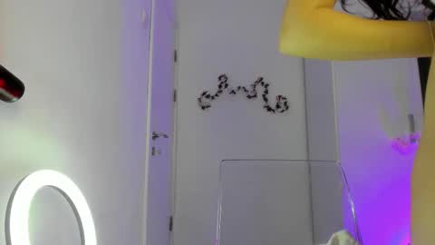 Snapshot of amateur_fitbabex chatting on 09/22/25, 06:04 amateur_fitbabex online show from 09/22/25, 06:04