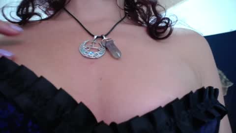 Snapshot of amatista_riveera chatting on 02/02/25, 12:51 Amatista Next stream 9 DEC 1 PM COLOMBIAN TIME miss u and love u online show from 02/02/25, 12:51