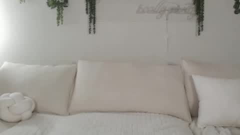 amaya_floress online show from 11/27/25, 07:54