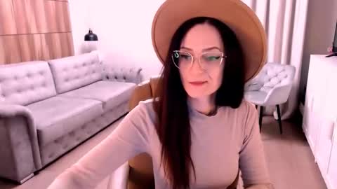 Izza online show from 11/28/25, 12:52