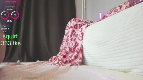 Snapshot of amazongirls chatting on 02/01/25, 10:37 Im Mandy and I love to play in public and do crazy in PVT online show from 02/01/25, 10:37