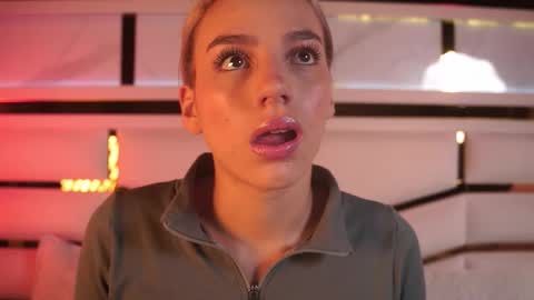 Julieta  online show from 12/16/25, 11:37