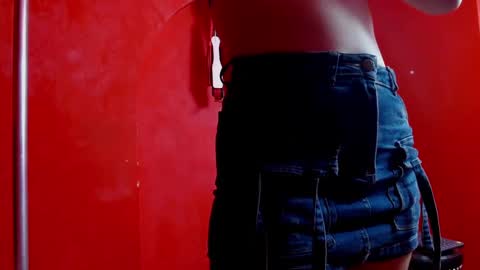 Snapshot of ambar_roux1 chatting on 02/26/25, 07:27 ambar_roux1 online show from 02/26/25, 07:27