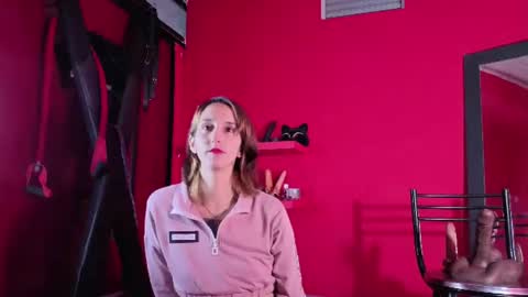 Snapshot of ambar_roux1 chatting on 11/22/25, 02:32 ambar_roux1 online show from 11/22/25, 02:32