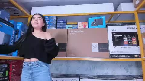 Snapshot of ambarina_ chatting on 07/08/26, 11:37 Ambarina online show from 07/08/26, 11:37