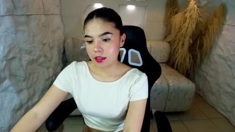 Snapshot of ambarina_r chatting on 10/05/25, 03:16 Ambarina online show from 10/05/25, 03:16