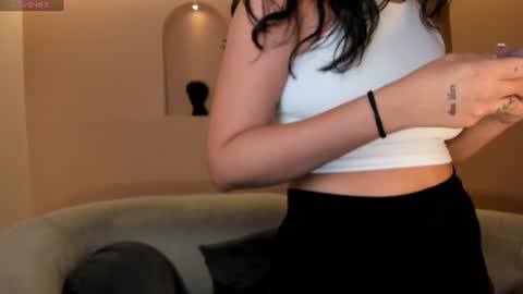 Snapshot of ambarjames_ chatting on 06/20/26, 10:51 Ambar online show from 06/20/26, 10:51