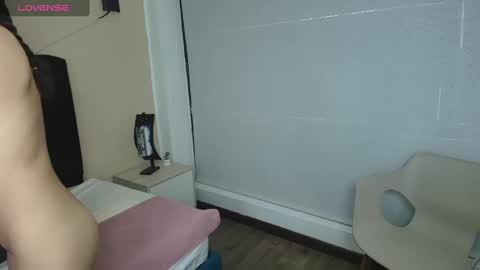 Ambar Ross online show from 09/25/25, 07:50