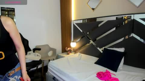 Ambar Ross online show from 04/01/26, 02:03