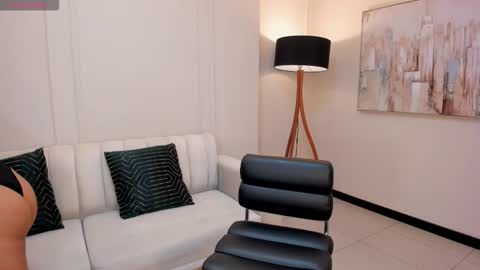 ambarowens online show from 12/04/25, 03:49