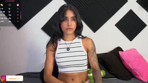 Snapshot of ambeer_rousess chatting on 09/20/25, 12:33 Amber online show from 09/20/25, 12:33