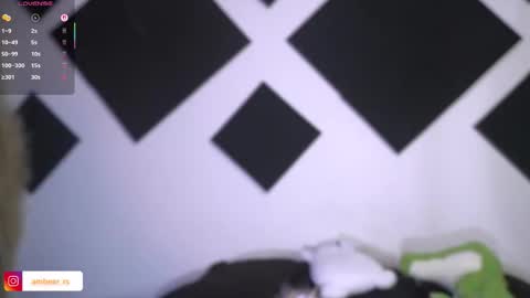 Snapshot of ambeer_rousess chatting on 10/10/25, 02:43 Amber online show from 10/10/25, 02:43