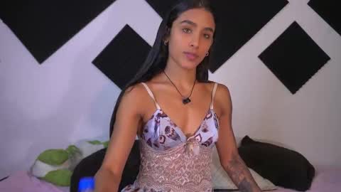 Snapshot of ambeer_rousess chatting on 10/18/25, 12:57 Amber online show from 10/18/25, 12:57