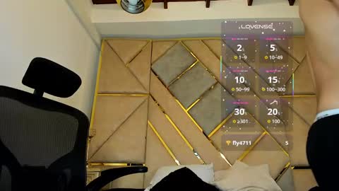 Snapshot of amber_adams_ chatting on 10/05/25, 03:21 Amber online show from 10/05/25, 03:21