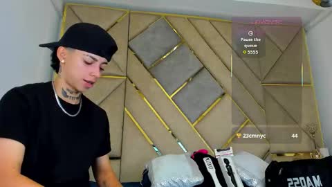 Snapshot of amber_adams_ chatting on 10/15/25, 02:39 Amber online show from 10/15/25, 02:39