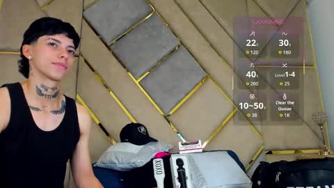 Snapshot of amber_adams_ chatting on 10/17/25, 03:36 Amber online show from 10/17/25, 03:36