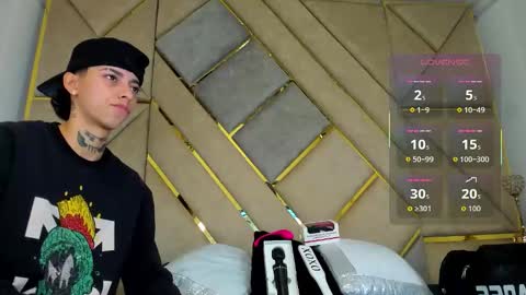 Snapshot of amber_adams_ chatting on 10/21/25, 04:08 Amber online show from 10/21/25, 04:08