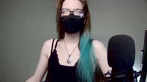 Amber non-nude model online show from 02/05/25, 10:44