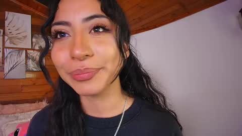 Snapshot of amber_curly chatting on 01/08/26, 09:17 amber_curly online show from 01/08/26, 09:17