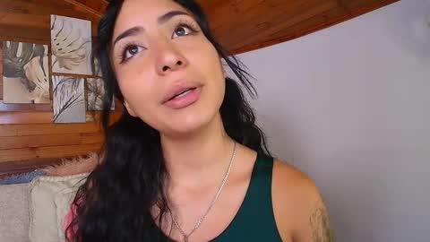 Snapshot of amber_curly chatting on 01/13/26, 10:48 amber_curly online show from 01/13/26, 10:48