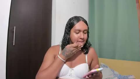 Snapshot of amber_lee20 chatting on 12/24/24, 12:11 LUISA online show from 12/24/24, 12:11