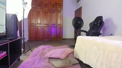 Snapshot of amber_lee20 chatting on 02/08/25, 12:49 LUISA online show from 02/08/25, 12:49