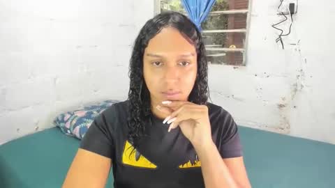 Snapshot of amber_lee20 chatting on 12/04/25, 09:23 LUISA online show from 12/04/25, 09:23