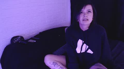 Snapshot of amber_rouss chatting on 12/11/24, 02:30 ROUSS online show from 12/11/24, 02:30