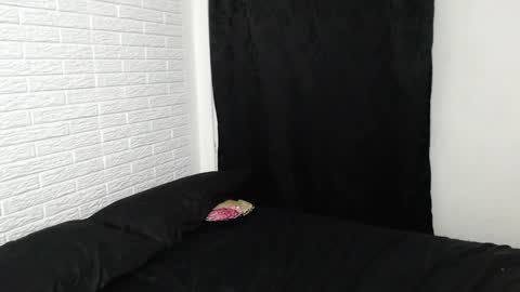 Snapshot of amber_rouss chatting on 01/03/25, 05:39 ROUSS online show from 01/03/25, 05:39