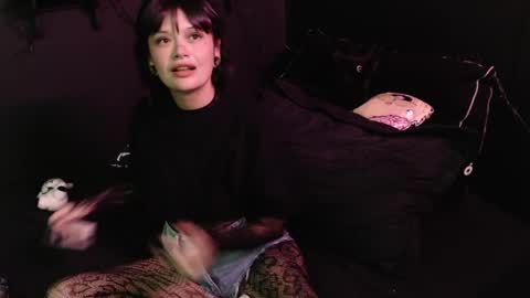 Snapshot of amber_rouss chatting on 10/03/25, 12:29 ROUSS online show from 10/03/25, 12:29