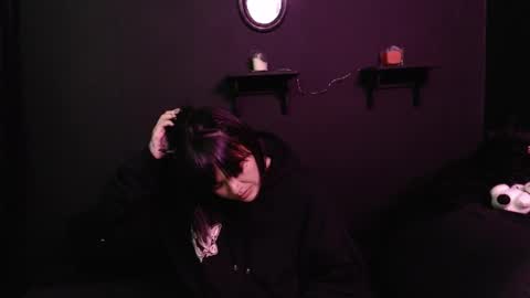 Snapshot of amber_rouss chatting on 12/18/25, 01:55 ROUSS online show from 12/18/25, 01:55