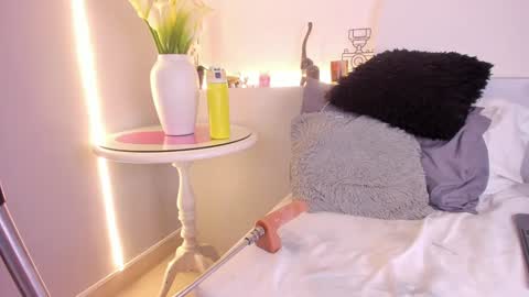 Amber online show from 12/17/24, 03:17