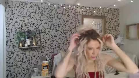 Snapshot of amberdesmond722 chatting on 02/15/26, 08:46 Kaligirll online show from 02/15/26, 08:46