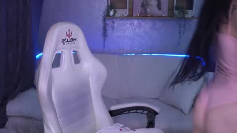 Anna online show from 11/11/25, 06:57