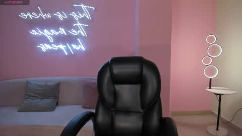 Snapshot of amberfarrell chatting on 06/18/26, 08:24 Amber online show from 06/18/26, 08:24
