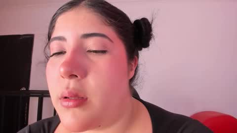 Snapshot of amberinihoffman chatting on 02/12/26, 12:00 Amber online show from 02/12/26, 12:00