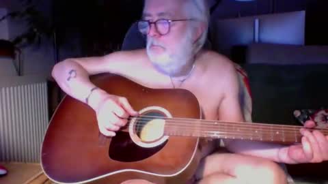 Snapshot of amberr11 chatting on 02/10/26, 11:42 Amberr11 online show from 02/10/26, 11:42