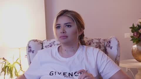 Snapshot of amberseyes chatting on 01/22/25, 01:21 Amberseyes online show from 01/22/25, 01:21