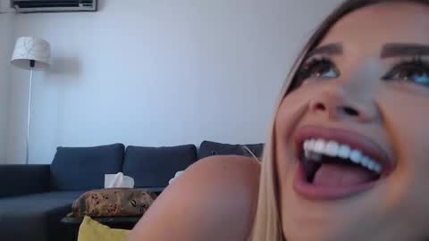 Snapshot of amberseyes chatting on 09/16/25, 10:05 Amberseyes online show from 09/16/25, 10:05