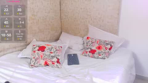 Snapshot of ambersfoxx chatting on 07/30/26, 12:31 ambers online show from 07/30/26, 12:31