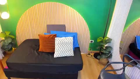 Amber online show from 10/31/25, 11:44