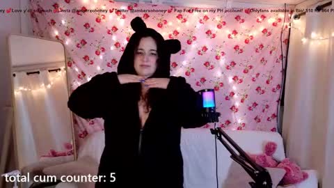 Snapshot of amberxoxhoney chatting on 02/28/25, 05:37 Amber Honey online show from 02/28/25, 05:37