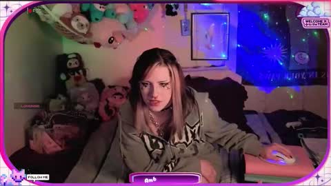 Snapshot of ambrosiakitty chatting on 05/01/26, 07:57 Ambrosia online show from 05/01/26, 07:57