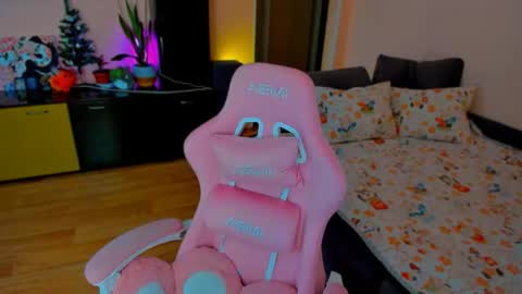 Snapshot of ameli_moon chatting on 05/04/26, 04:36 Eileen online show from 05/04/26, 04:36