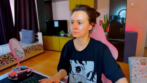 Snapshot of ameli_moon chatting on 05/29/26, 10:13 Eileen online show from 05/29/26, 10:13