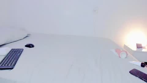 Snapshot of amelia71477 chatting on 01/21/25, 01:29 Amelia Hot online show from 01/21/25, 01:29