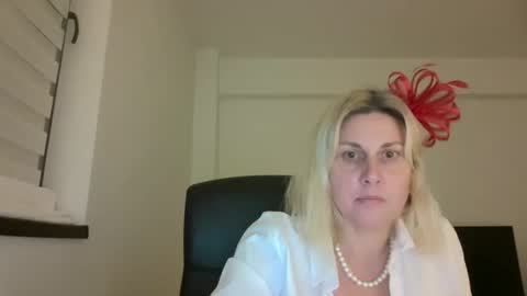 Beatrice online show from 01/17/26, 04:22